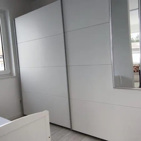 Neue Doppelhaushaelfte Mit Terrasse, Balkon Und Garten Апартаменты