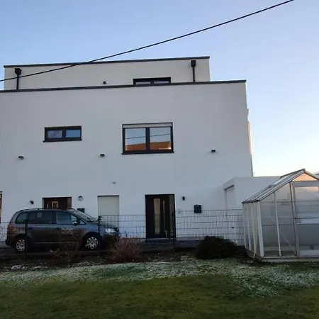 דירה Neue Doppelhaushaelfte Mit Terrasse, Balkon Und Garten רמשייד