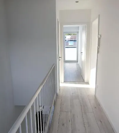 Апартаменты Neue Doppelhaushaelfte Mit Terrasse, Balkon Und Garten *