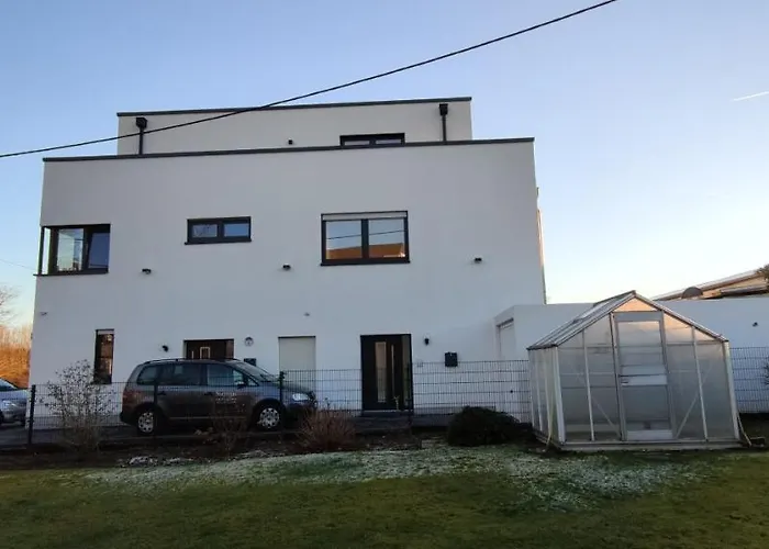 דירה Neue Doppelhaushaelfte Mit Terrasse, Balkon Und Garten רמשייד