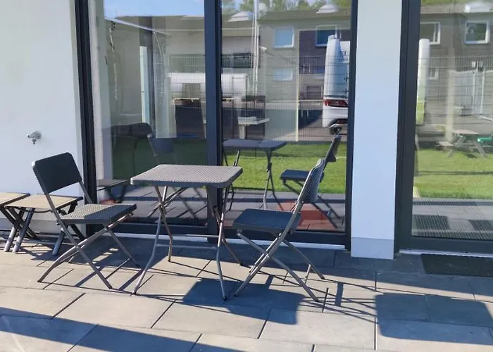 Neue Doppelhaushaelfte Mit Terrasse, Balkon Und Garten דירה