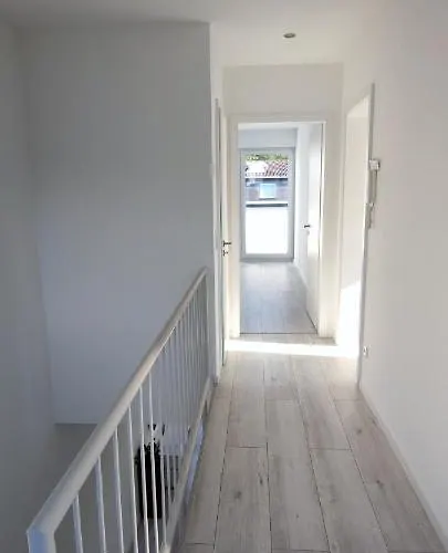 Apartamento Neue Doppelhaushaelfte Mit Terrasse, Balkon Und Garten *