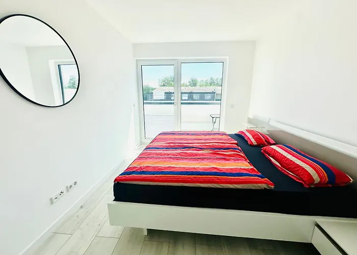 Neue Doppelhaushaelfte Mit Terrasse, Balkon Und Garten רמשייד